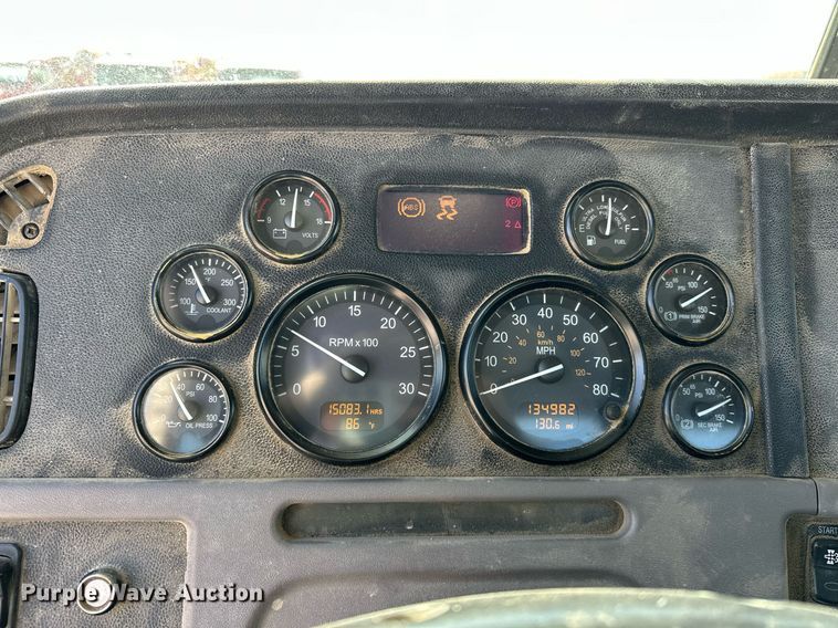 image for item DW5089 2015 Peterbilt 365 ready mix truck