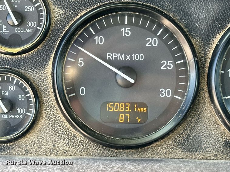 image for item DW5089 2015 Peterbilt 365 ready mix truck