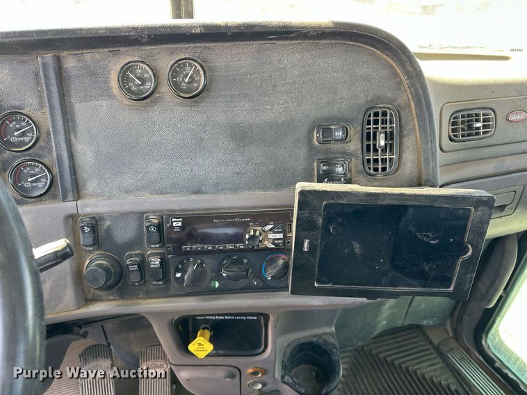 image for item DW5089 2015 Peterbilt 365 ready mix truck