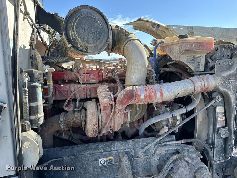 image for item DW5089 2015 Peterbilt 365 ready mix truck