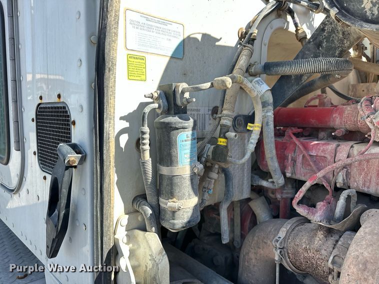 image for item DW5089 2015 Peterbilt 365 ready mix truck