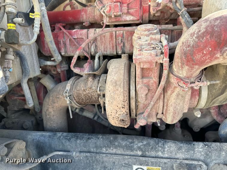 image for item DW5089 2015 Peterbilt 365 ready mix truck