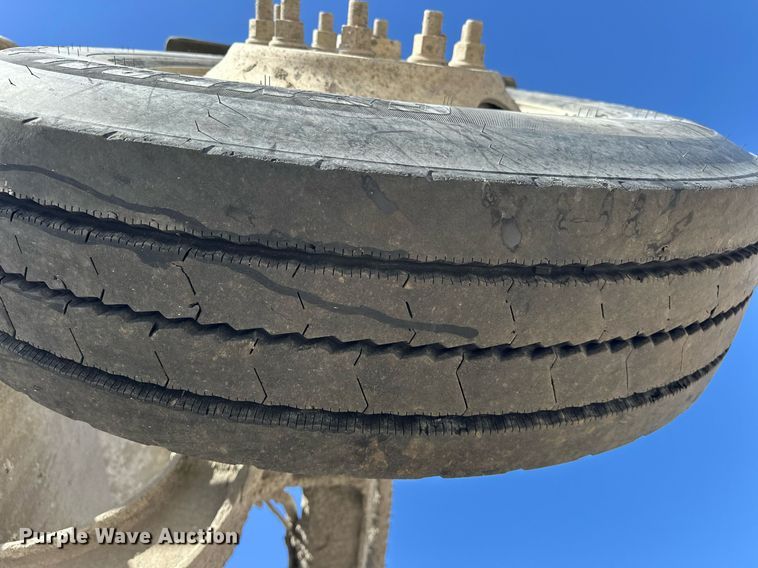 image for item DW5089 2015 Peterbilt 365 ready mix truck