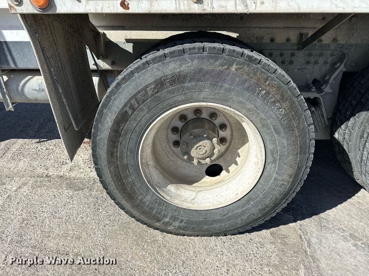 image for item DW5089 2015 Peterbilt 365 ready mix truck