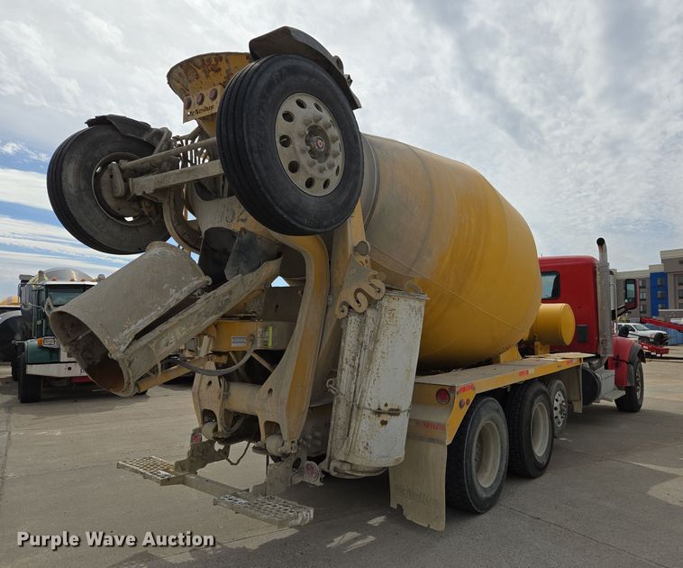 image for item DW5090 2017 Peterbilt 567 ready mix truck