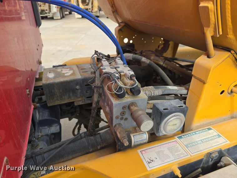 image for item DW5090 2017 Peterbilt 567 ready mix truck