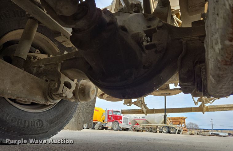 image for item DW5090 2017 Peterbilt 567 ready mix truck