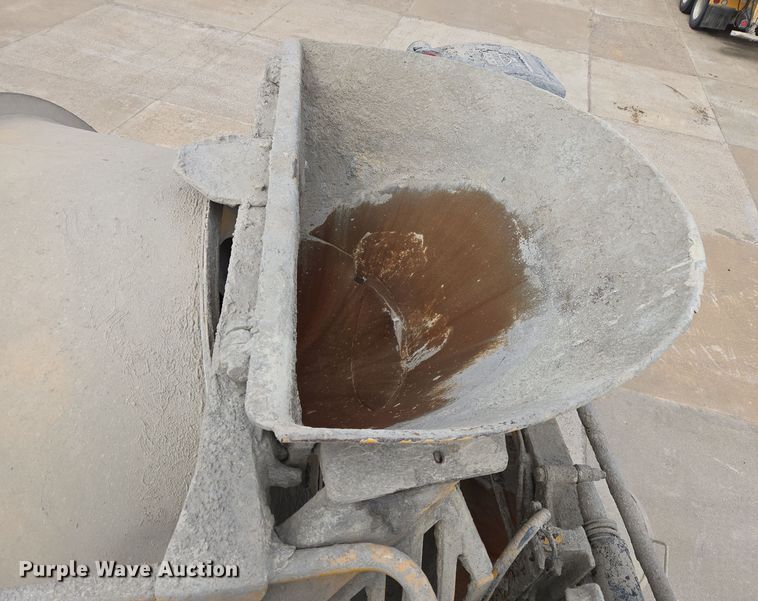 image for item DW5090 2017 Peterbilt 567 ready mix truck