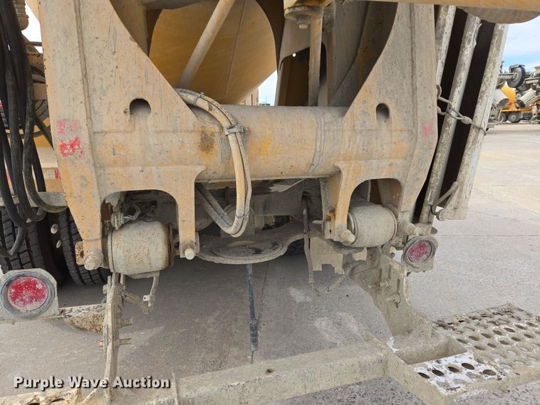 image for item DW5090 2017 Peterbilt 567 ready mix truck