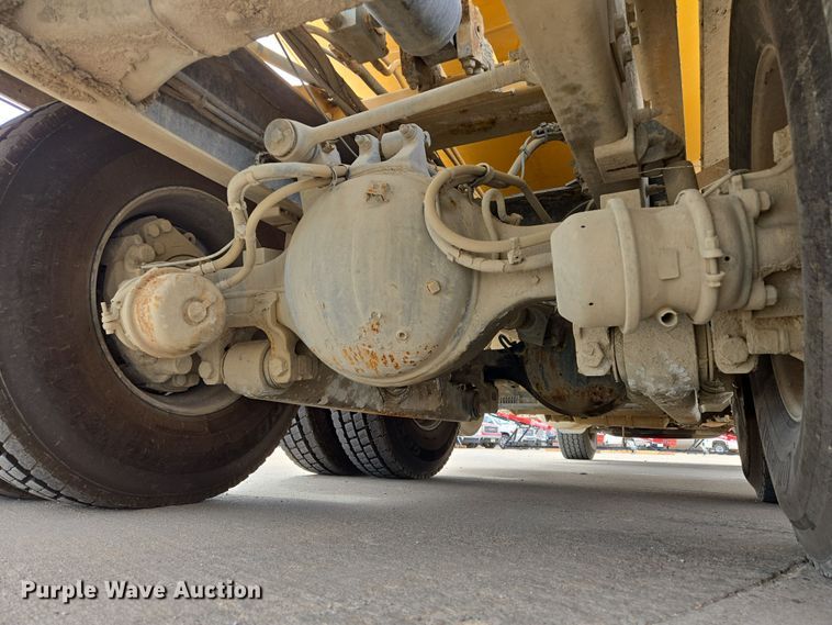 image for item DW5090 2017 Peterbilt 567 ready mix truck