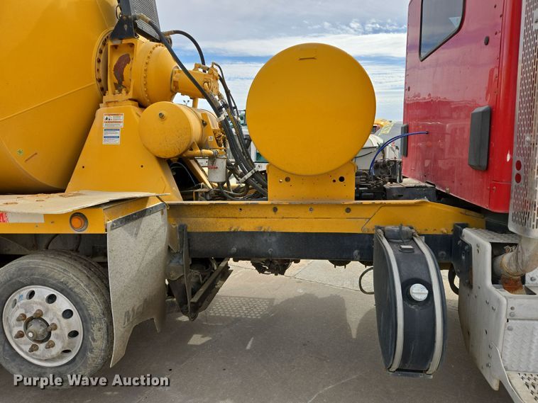 image for item DW5090 2017 Peterbilt 567 ready mix truck