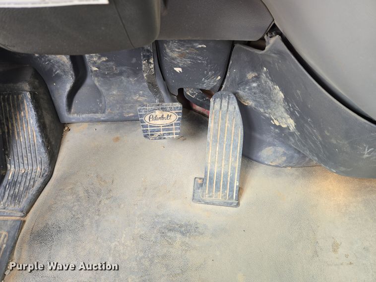 image for item DW5090 2017 Peterbilt 567 ready mix truck