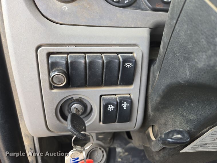 image for item DW5090 2017 Peterbilt 567 ready mix truck