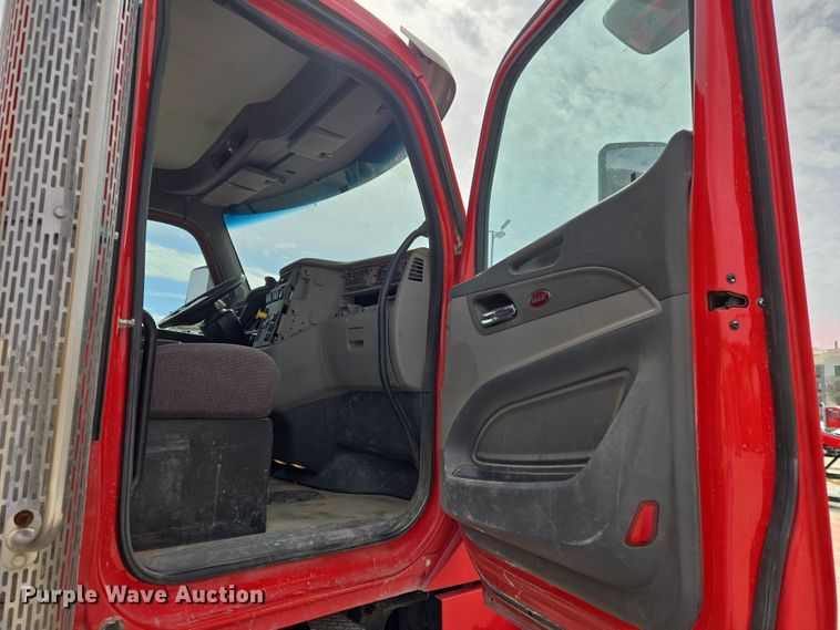 image for item DW5090 2017 Peterbilt 567 ready mix truck