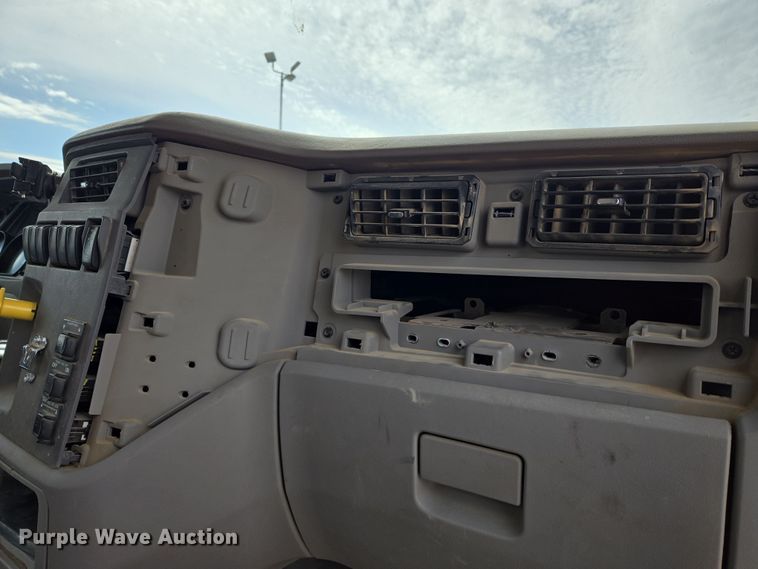 image for item DW5090 2017 Peterbilt 567 ready mix truck