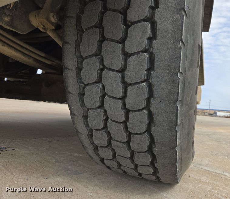 image for item DW5090 2017 Peterbilt 567 ready mix truck