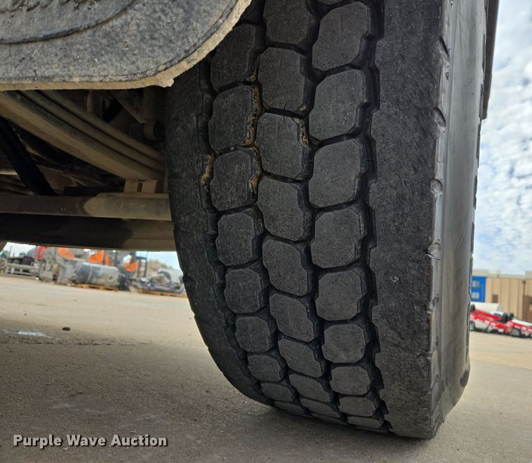 image for item DW5090 2017 Peterbilt 567 ready mix truck