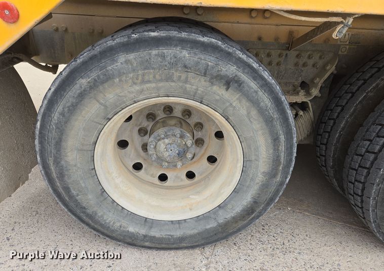 image for item DW5090 2017 Peterbilt 567 ready mix truck