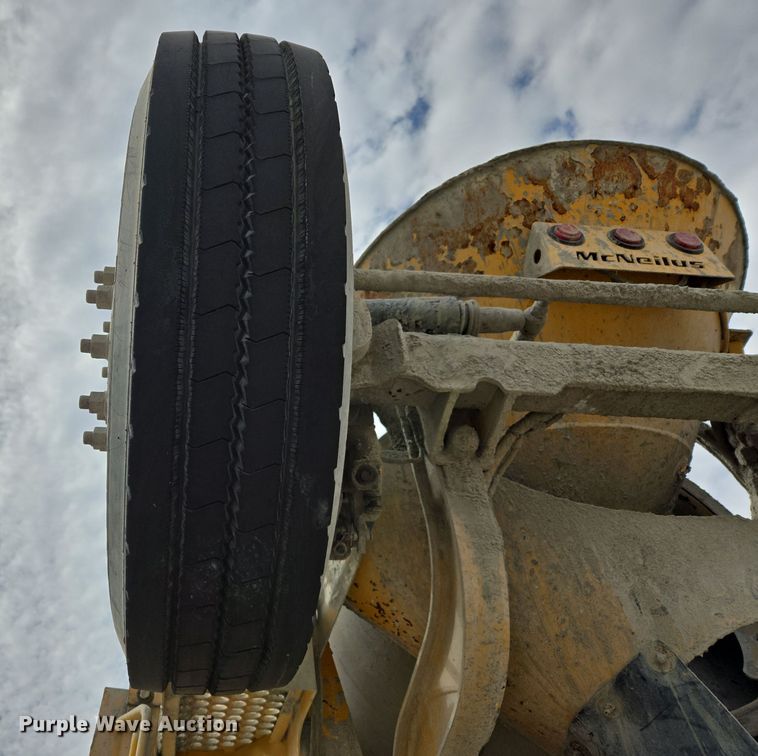 image for item DW5090 2017 Peterbilt 567 ready mix truck