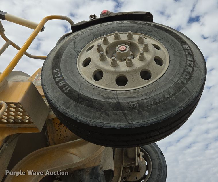 image for item DW5090 2017 Peterbilt 567 ready mix truck