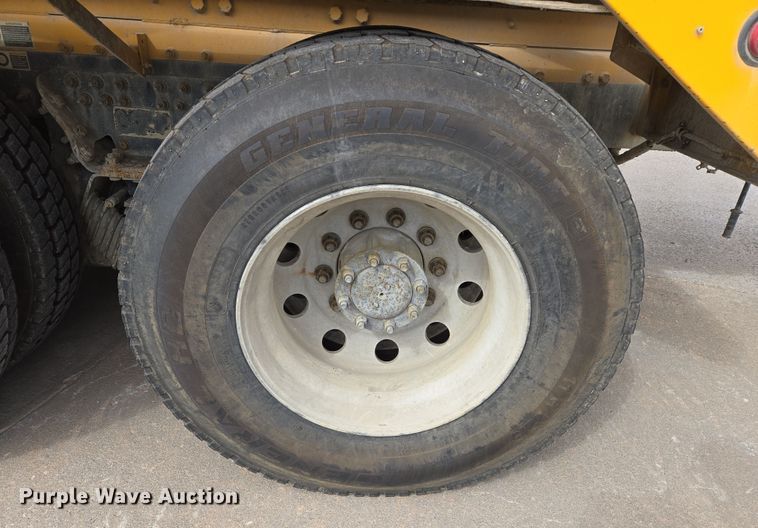 image for item DW5090 2017 Peterbilt 567 ready mix truck