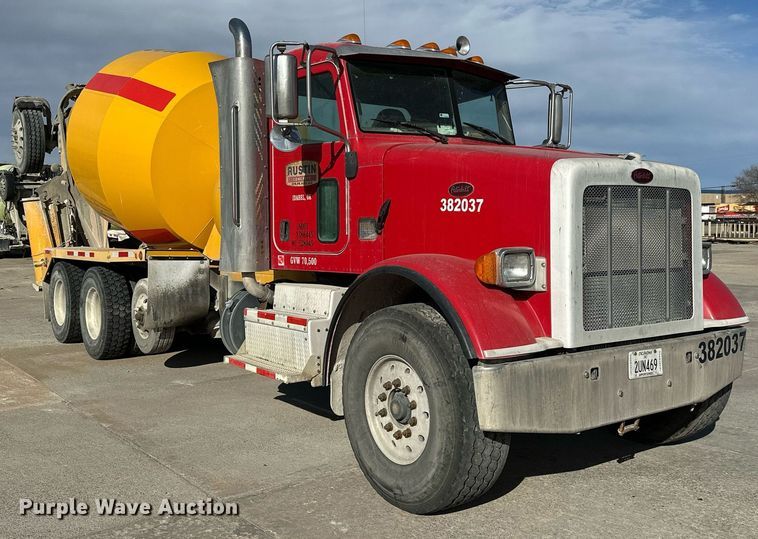 image for item DW5092 2014 Peterbilt 365 ready mix truck