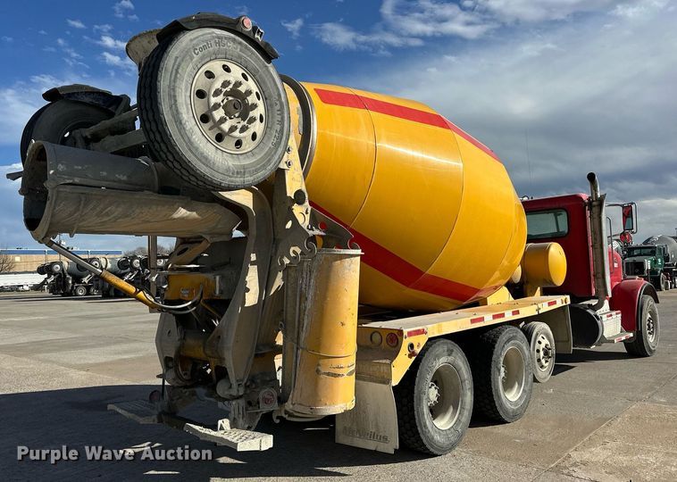 image for item DW5092 2014 Peterbilt 365 ready mix truck