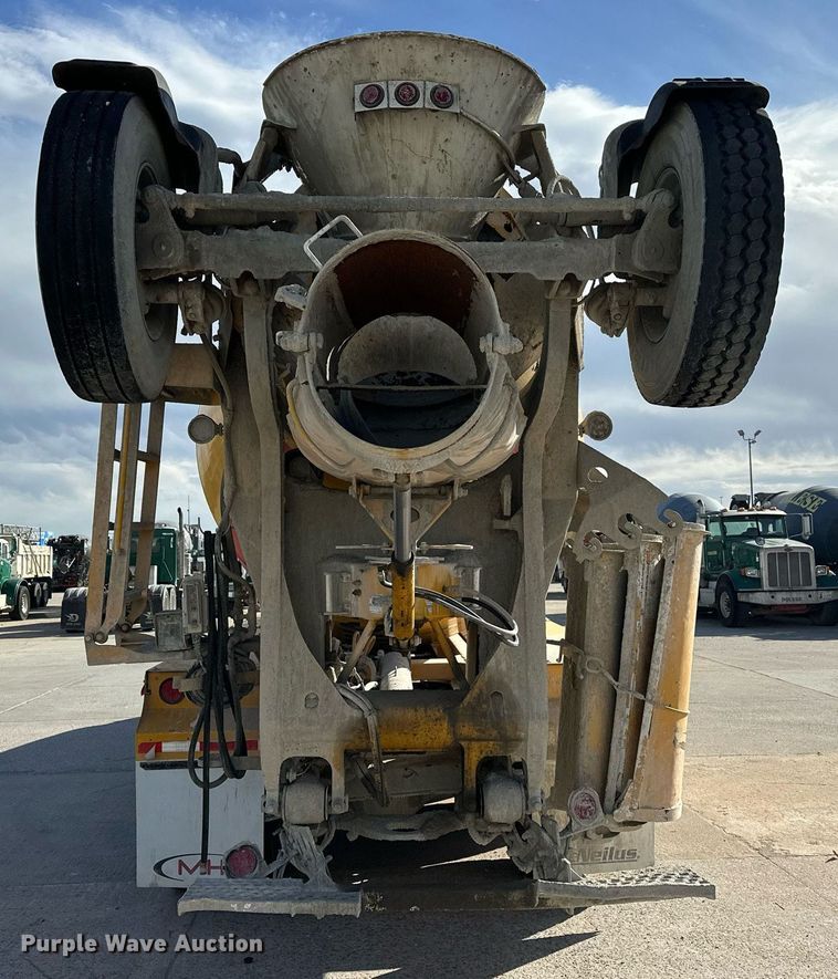 image for item DW5092 2014 Peterbilt 365 ready mix truck