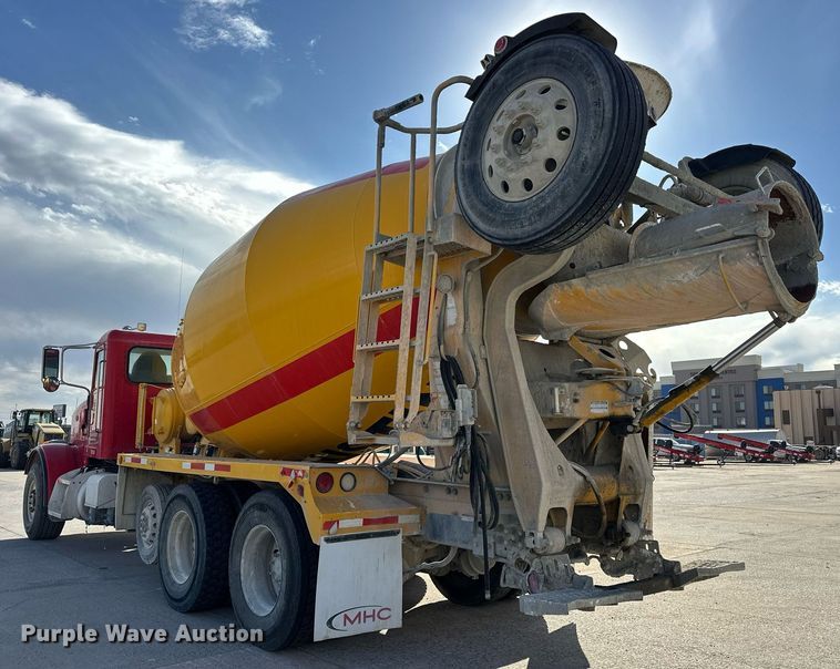 image for item DW5092 2014 Peterbilt 365 ready mix truck