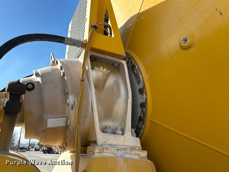 image for item DW5092 2014 Peterbilt 365 ready mix truck