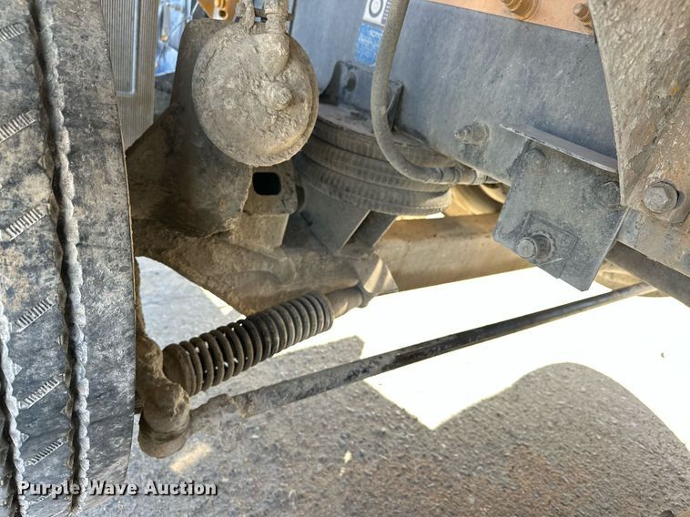 image for item DW5092 2014 Peterbilt 365 ready mix truck