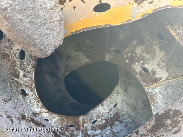 image for item DW5092 2014 Peterbilt 365 ready mix truck