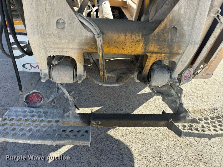 image for item DW5092 2014 Peterbilt 365 ready mix truck