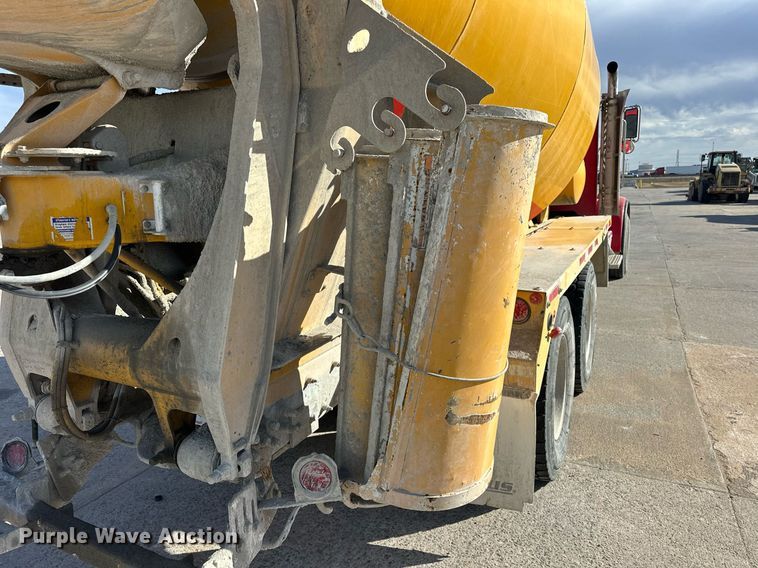 image for item DW5092 2014 Peterbilt 365 ready mix truck