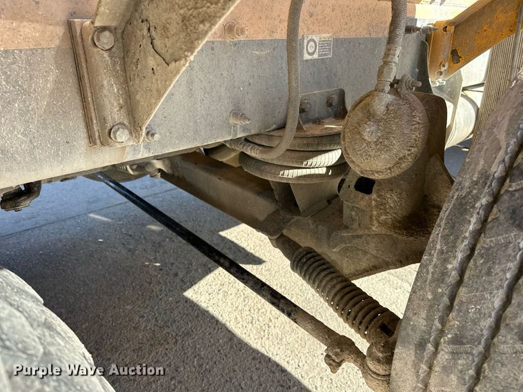 image for item DW5092 2014 Peterbilt 365 ready mix truck