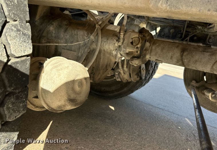 image for item DW5092 2014 Peterbilt 365 ready mix truck