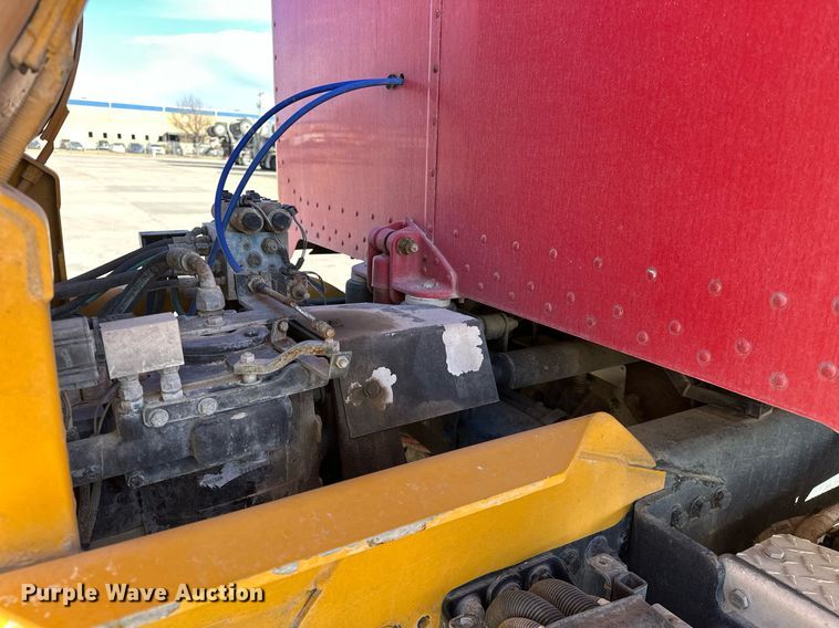 image for item DW5092 2014 Peterbilt 365 ready mix truck