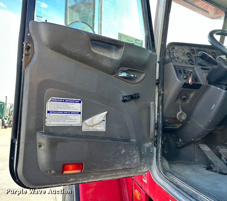 image for item DW5092 2014 Peterbilt 365 ready mix truck