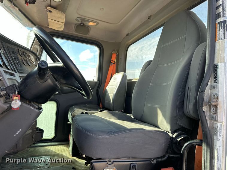 image for item DW5092 2014 Peterbilt 365 ready mix truck