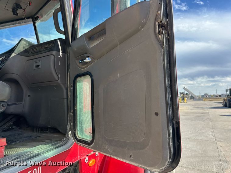 image for item DW5092 2014 Peterbilt 365 ready mix truck