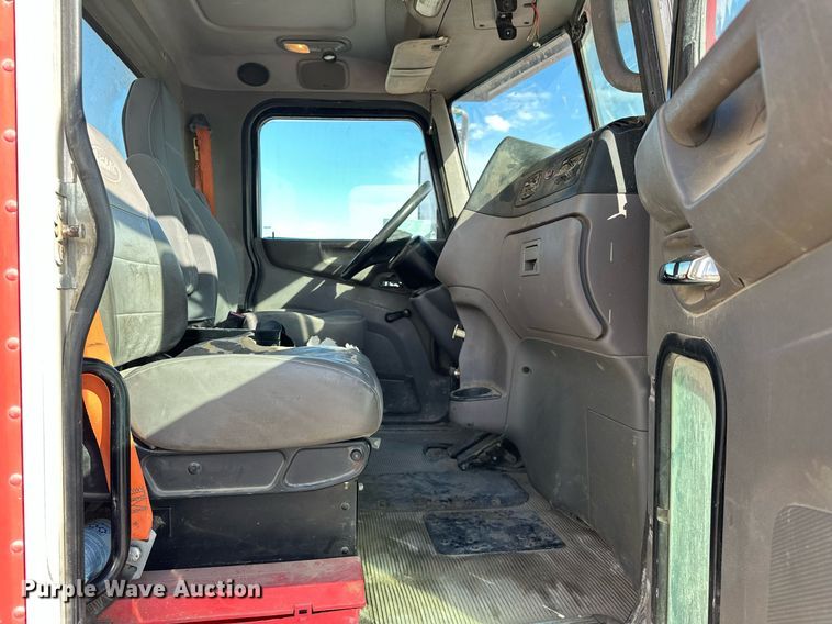 image for item DW5092 2014 Peterbilt 365 ready mix truck