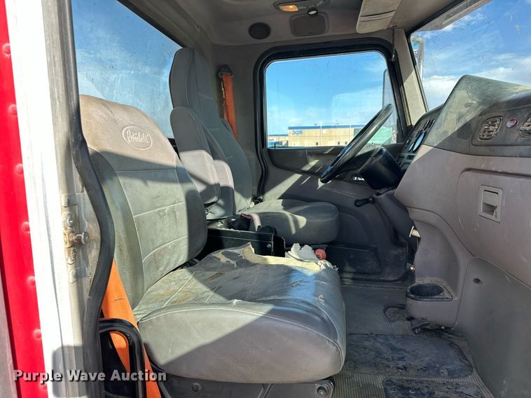 image for item DW5092 2014 Peterbilt 365 ready mix truck