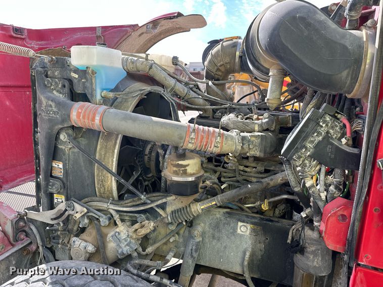 image for item DW5092 2014 Peterbilt 365 ready mix truck