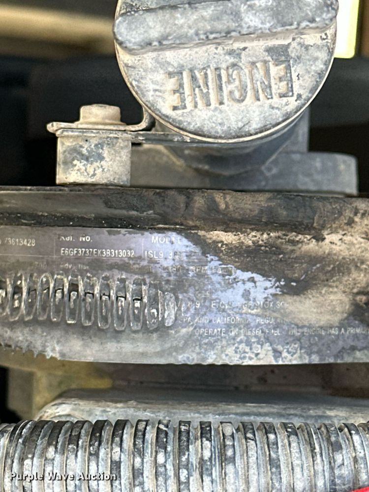 image for item DW5092 2014 Peterbilt 365 ready mix truck