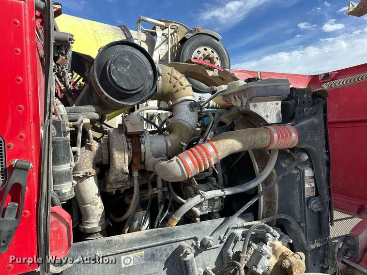 image for item DW5092 2014 Peterbilt 365 ready mix truck