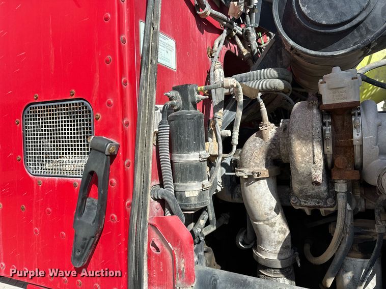 image for item DW5092 2014 Peterbilt 365 ready mix truck