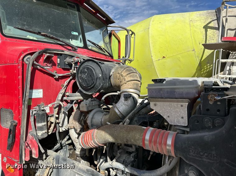 image for item DW5092 2014 Peterbilt 365 ready mix truck