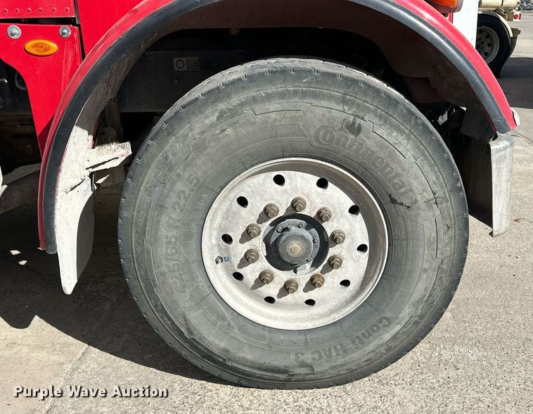 image for item DW5092 2014 Peterbilt 365 ready mix truck