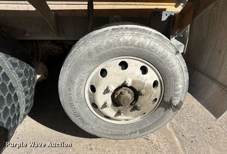 image for item DW5092 2014 Peterbilt 365 ready mix truck