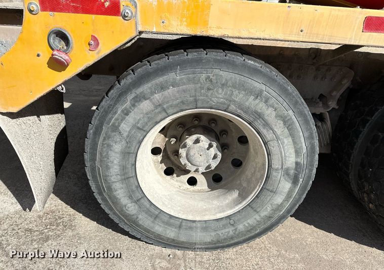 image for item DW5092 2014 Peterbilt 365 ready mix truck